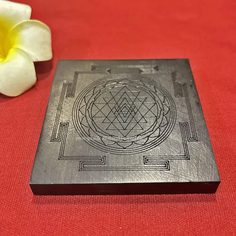 Original karungali Shree chakram Enthiram 3 inches - image 1