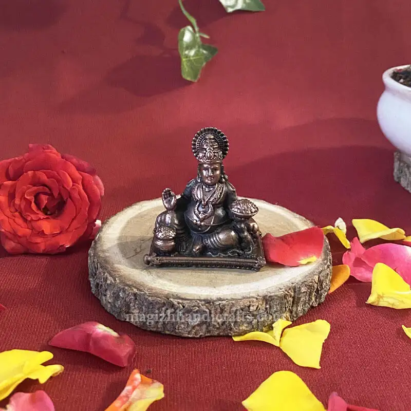 2 inches Copper Raja Kuberar idol - image 1