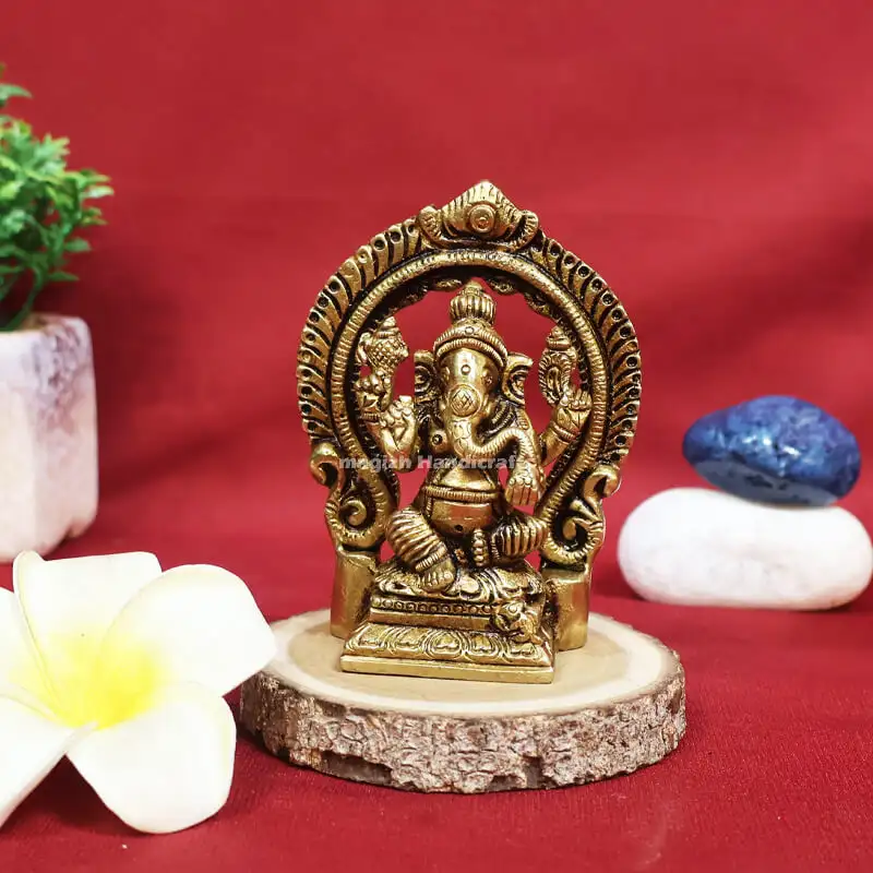 3.5 inches Brass frame Ganesha idol SC - image 1